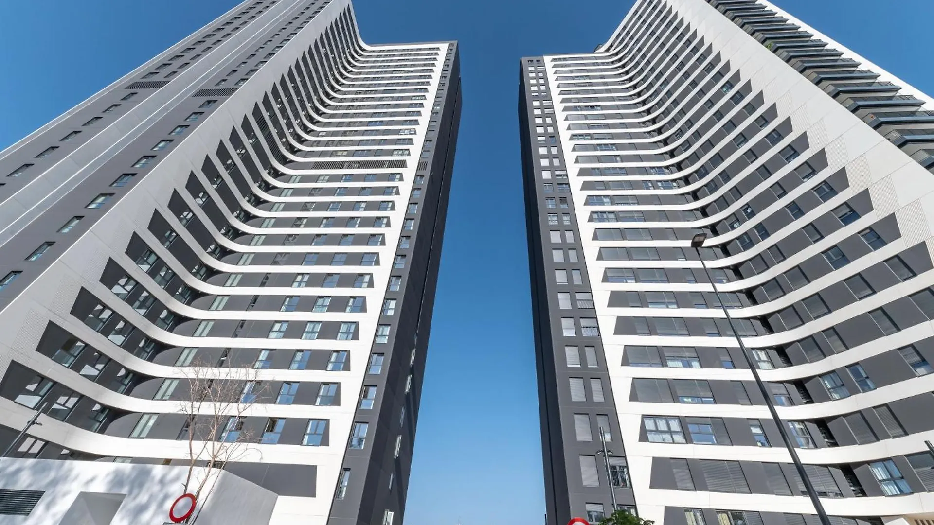 Xpce Urban 17 Malaga Skyline - Parking Free Apartment 0*,