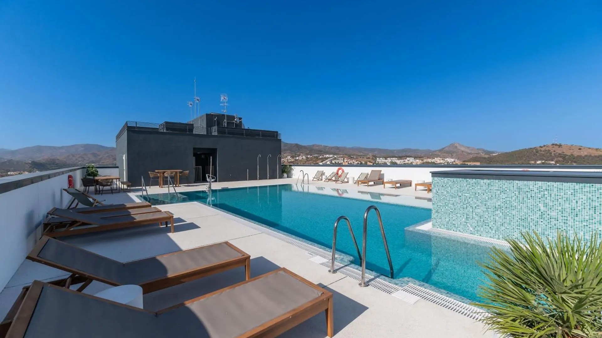 Xpce Urban 17 Malaga Skyline - Parking Free Apartment
