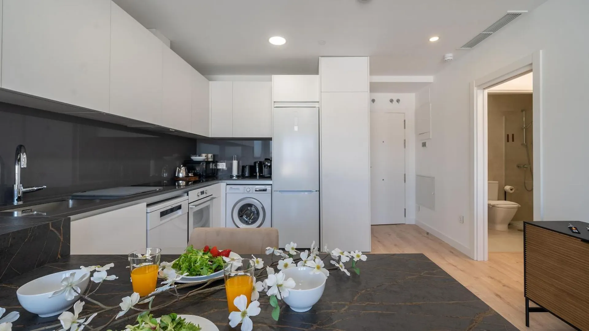 Xpce Urban 17 Malaga Skyline - Parking Free Apartment 0*,  Spain