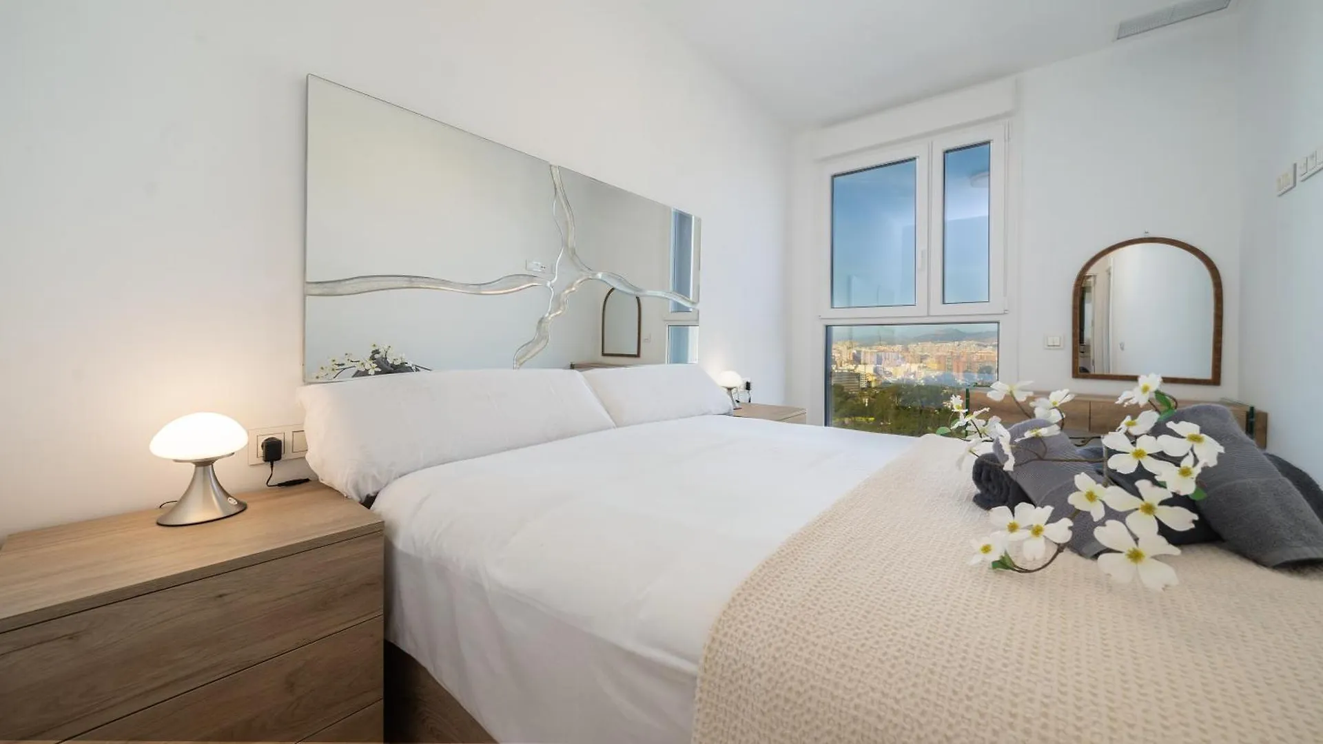 Xpce Urban 17 Malaga Skyline - Parking Free Apartment