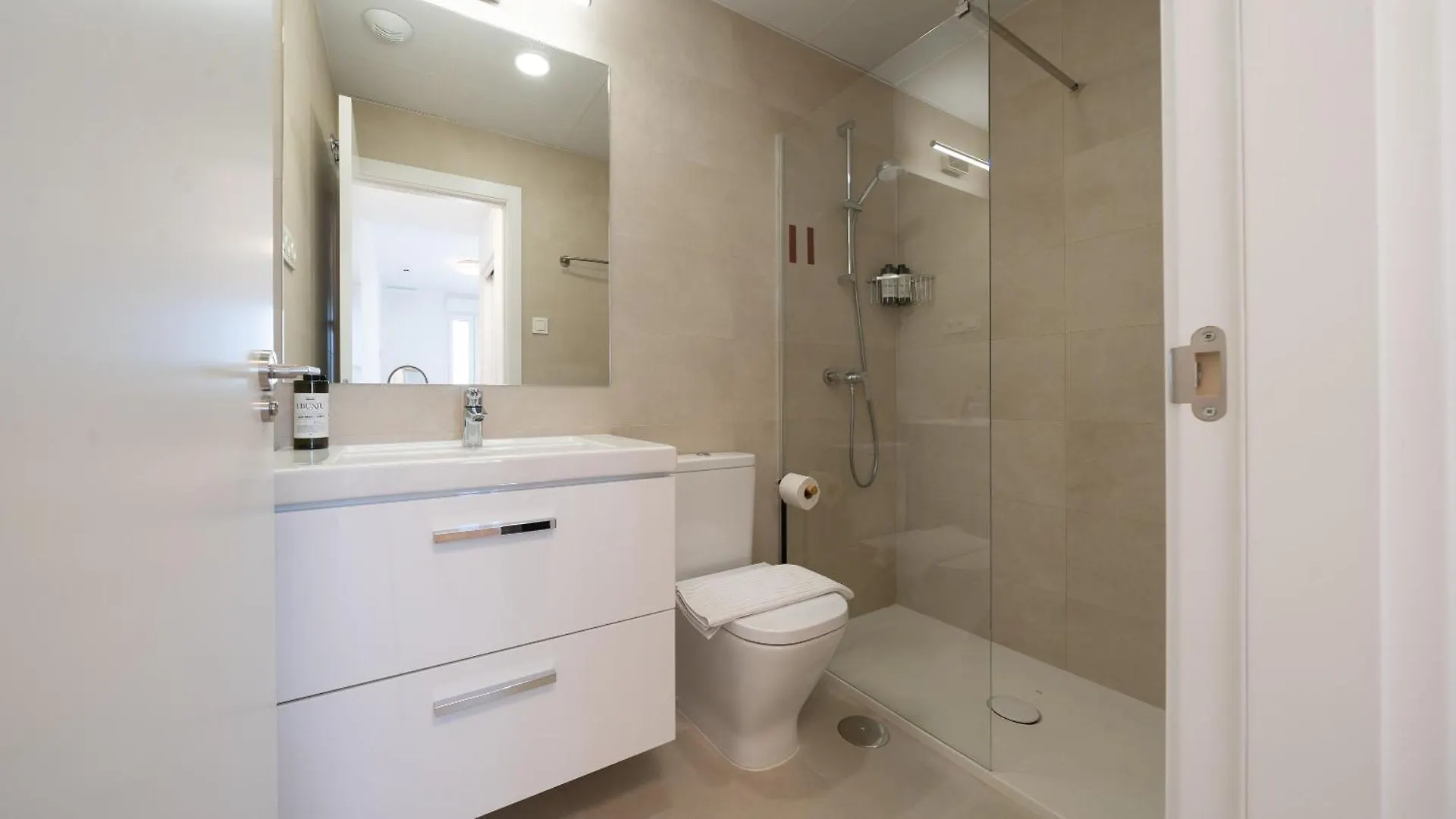 Xpce Urban 17 Malaga Skyline - Parking Free Apartment