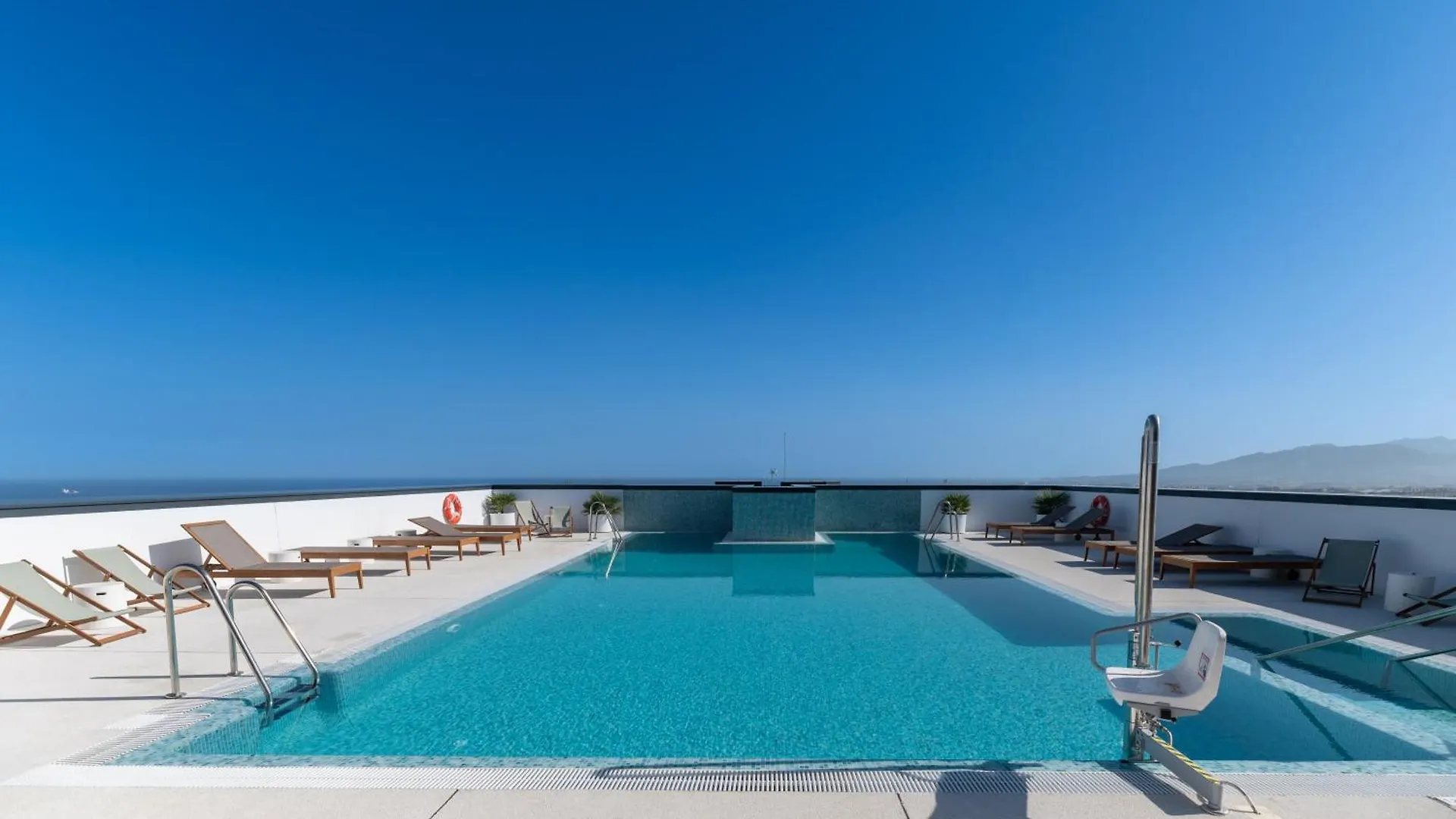 Xpce Urban 17 Malaga Skyline - Parking Free Apartment