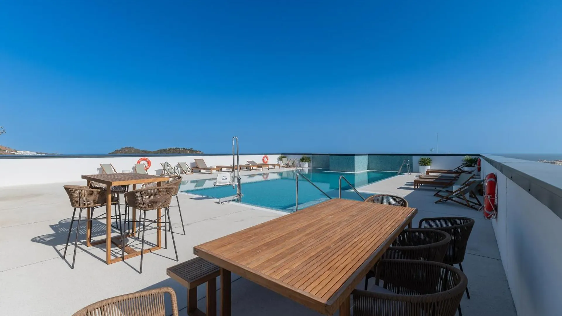 Xpce Urban 17 Malaga Skyline - Parking Free Apartment