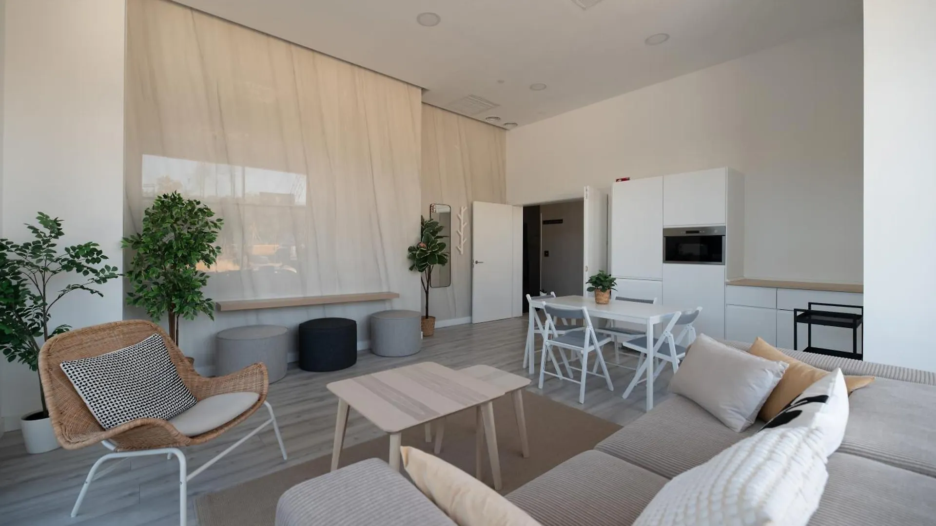 Xpce Urban 17 Malaga Skyline - Parking Free Apartment