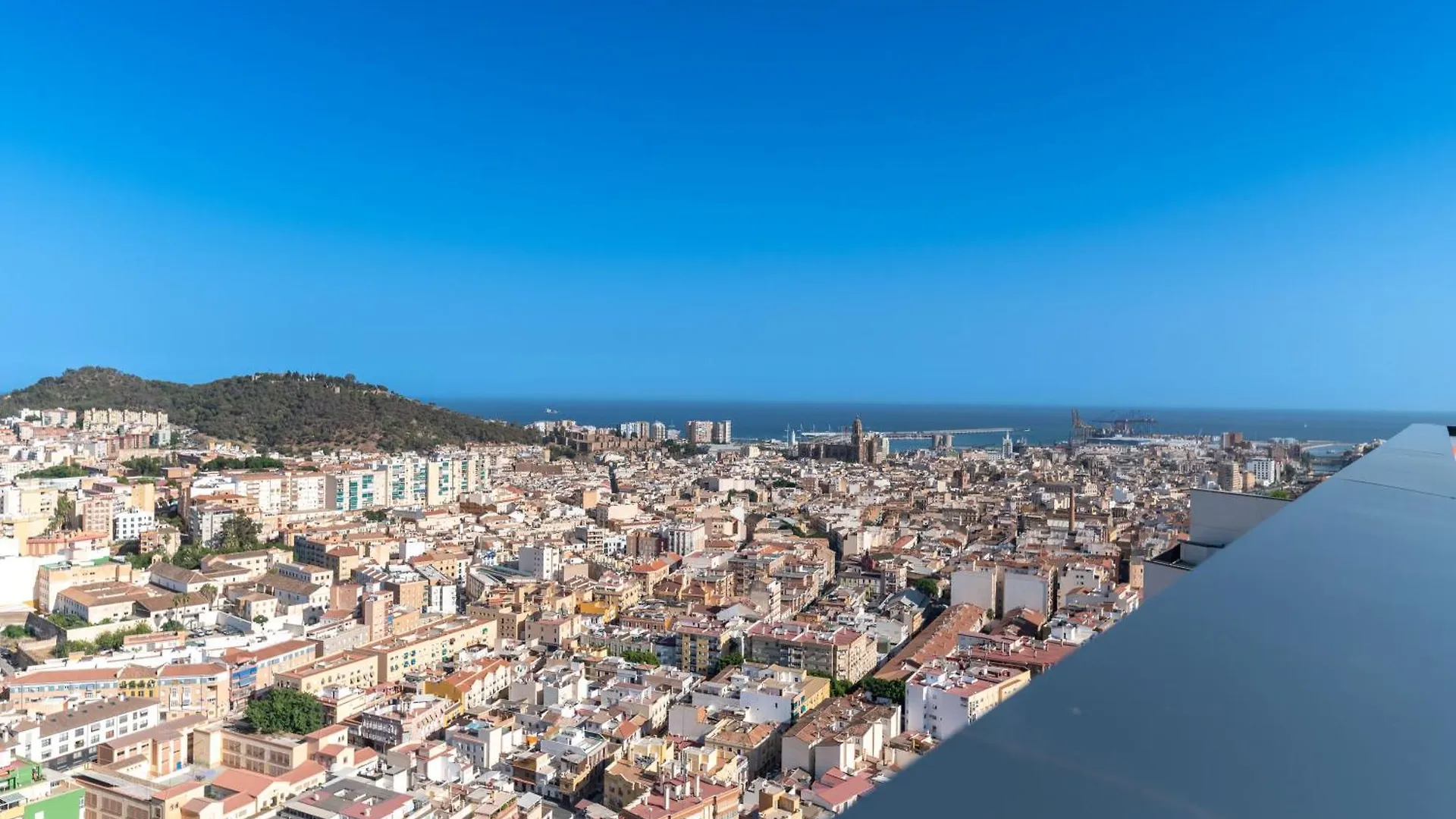 Xpce Urban 17 Malaga Skyline - Parking Free Apartment