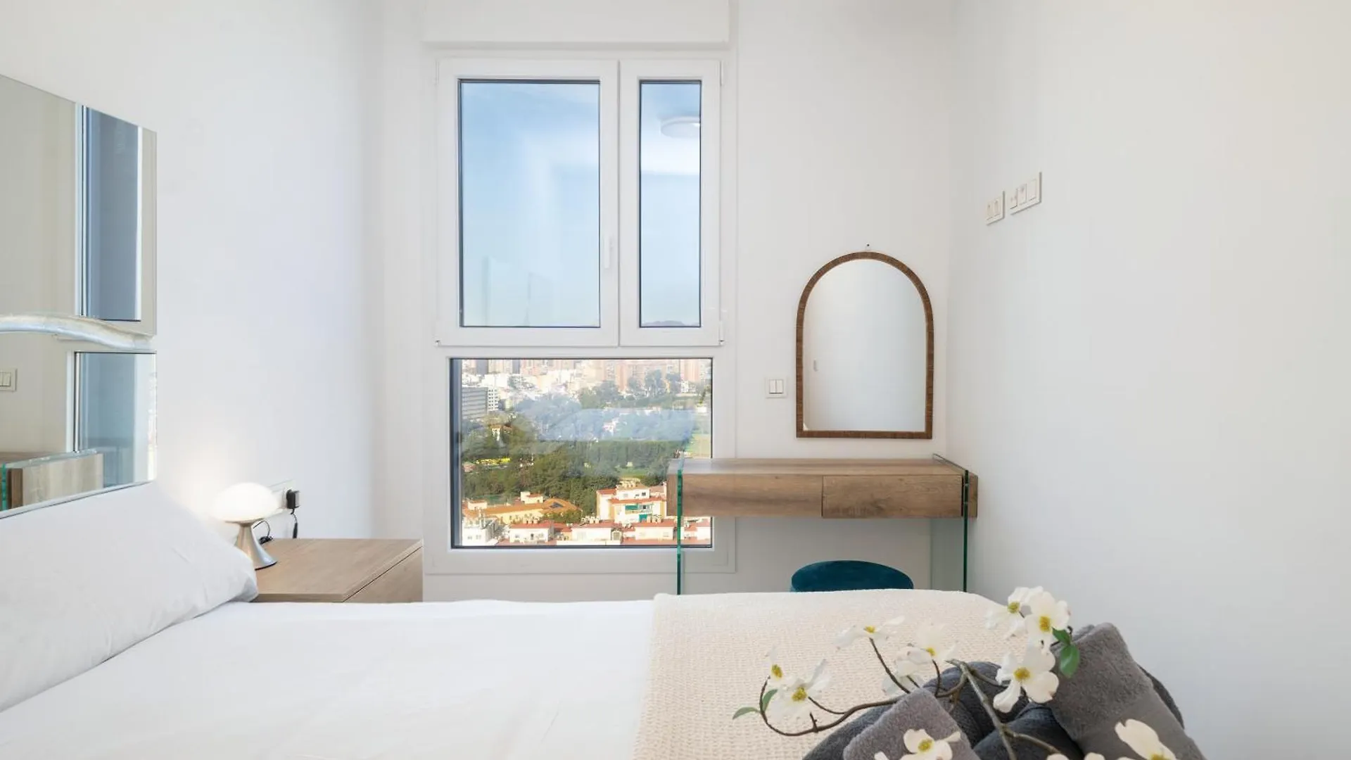 Xpce Urban 17 Malaga Skyline - Parking Free Apartment